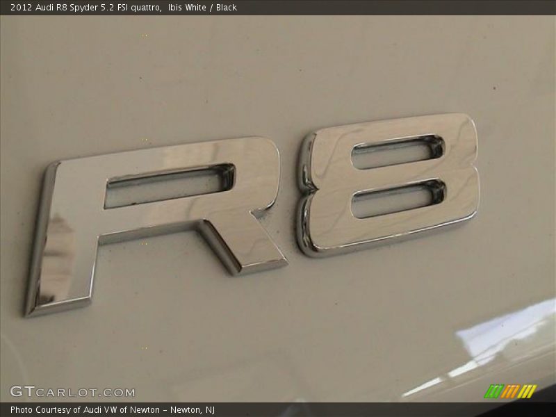  2012 R8 Spyder 5.2 FSI quattro Logo