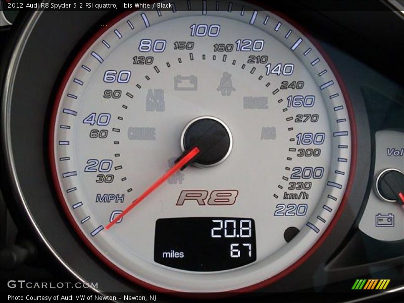  2012 R8 Spyder 5.2 FSI quattro Spyder 5.2 FSI quattro Gauges