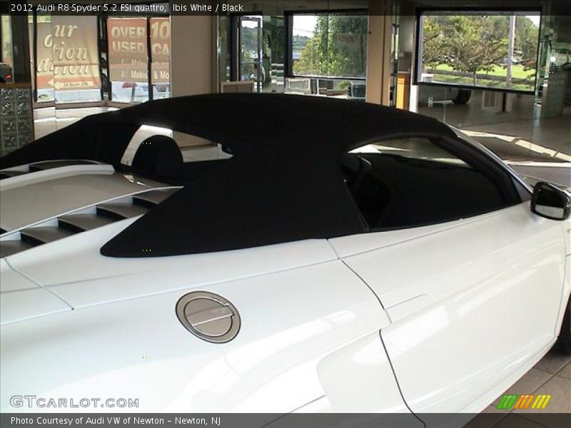 Ibis White / Black 2012 Audi R8 Spyder 5.2 FSI quattro