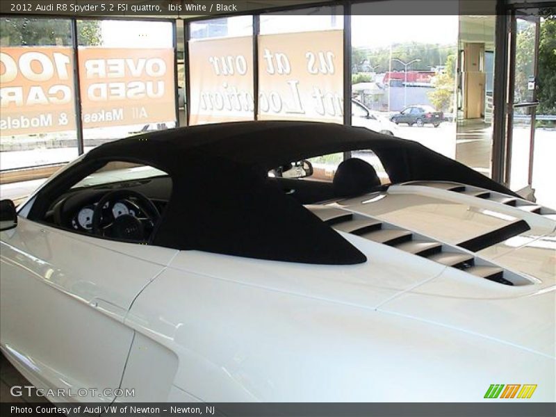 Ibis White / Black 2012 Audi R8 Spyder 5.2 FSI quattro