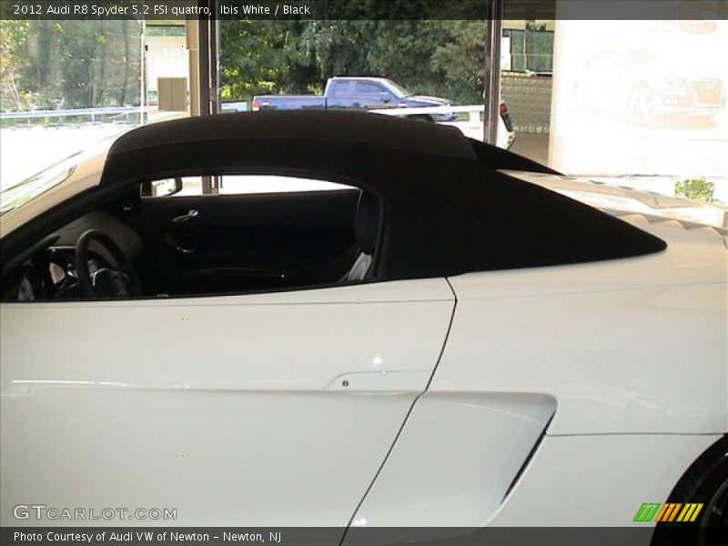 Ibis White / Black 2012 Audi R8 Spyder 5.2 FSI quattro