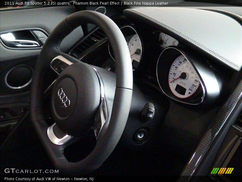  2011 R8 Spyder 5.2 FSI quattro Steering Wheel