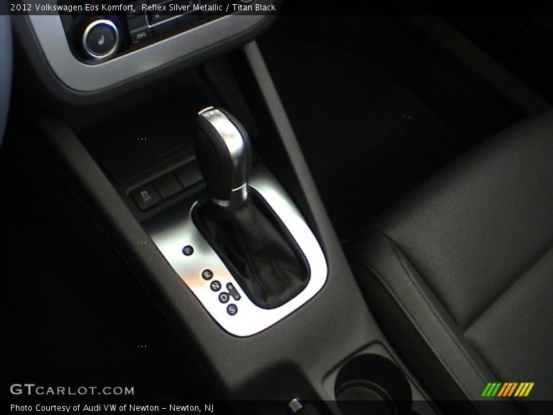 Reflex Silver Metallic / Titan Black 2012 Volkswagen Eos Komfort