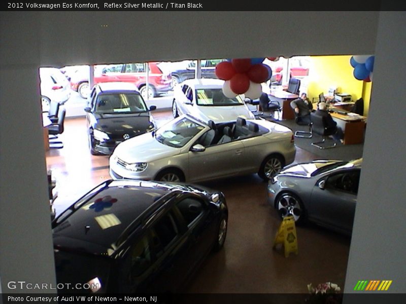 Reflex Silver Metallic / Titan Black 2012 Volkswagen Eos Komfort