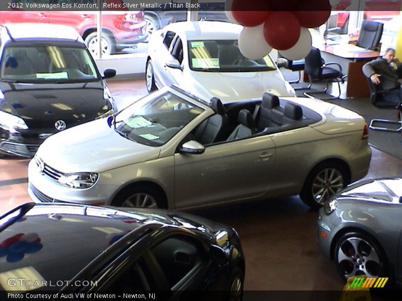 Reflex Silver Metallic / Titan Black 2012 Volkswagen Eos Komfort