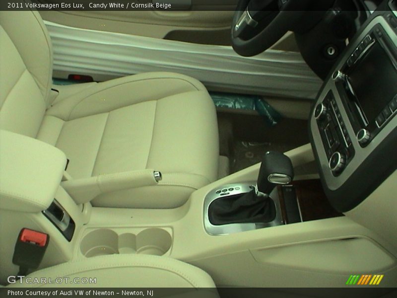 Candy White / Cornsilk Beige 2011 Volkswagen Eos Lux