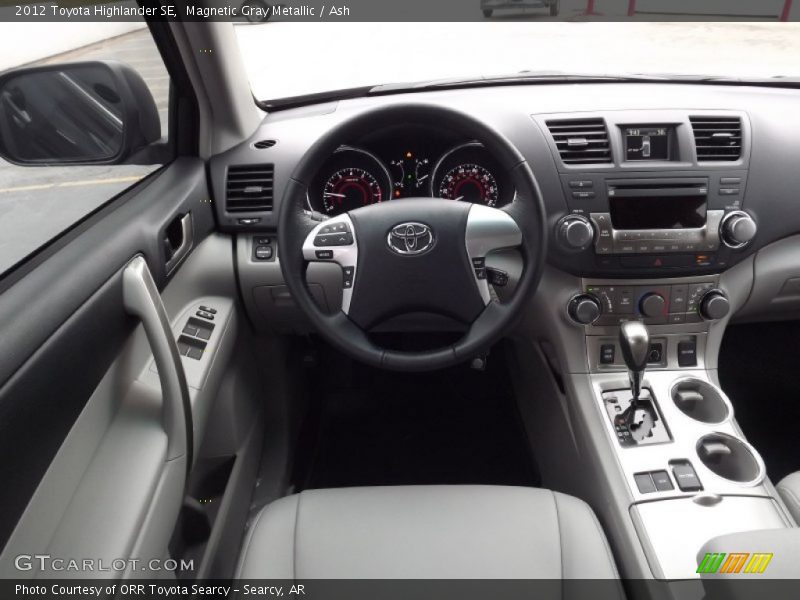 Magnetic Gray Metallic / Ash 2012 Toyota Highlander SE