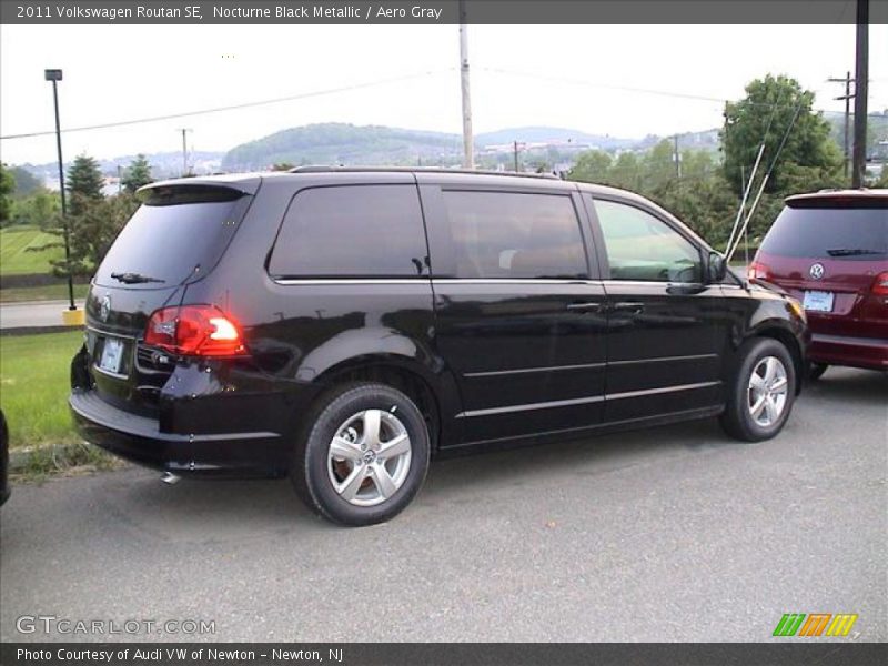 Nocturne Black Metallic / Aero Gray 2011 Volkswagen Routan SE