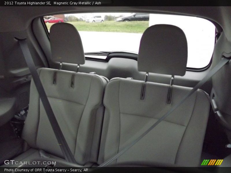 Magnetic Gray Metallic / Ash 2012 Toyota Highlander SE