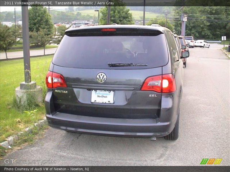 Tanzanite Blue Metallic / Aero Gray 2011 Volkswagen Routan SE