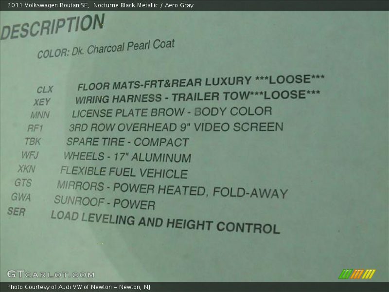 Nocturne Black Metallic / Aero Gray 2011 Volkswagen Routan SE