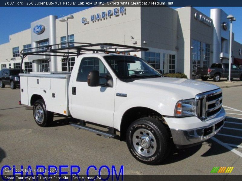 Oxford White Clearcoat / Medium Flint 2007 Ford F250 Super Duty XLT Regular Cab 4x4 Utility