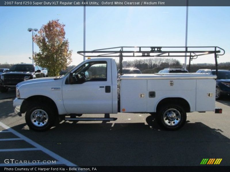 Oxford White Clearcoat / Medium Flint 2007 Ford F250 Super Duty XLT Regular Cab 4x4 Utility