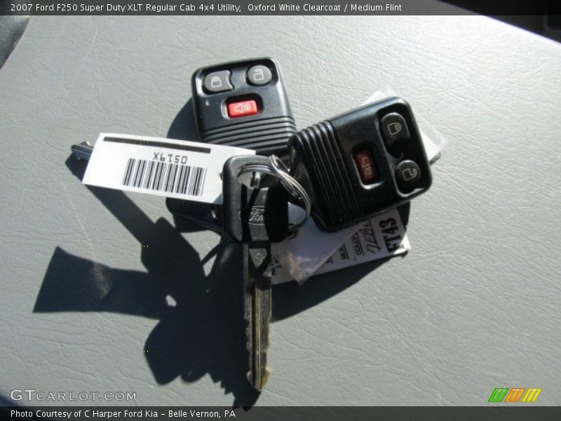 Keys of 2007 F250 Super Duty XLT Regular Cab 4x4 Utility