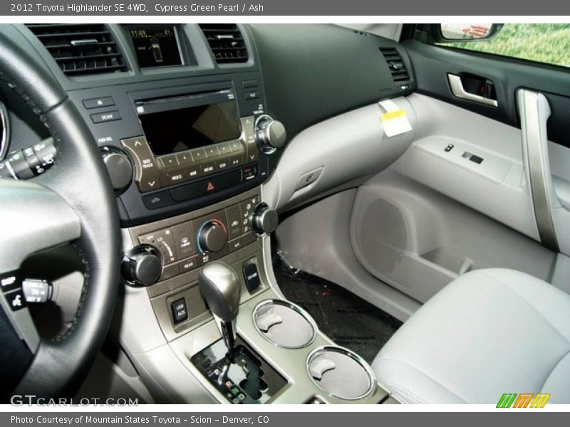 Cypress Green Pearl / Ash 2012 Toyota Highlander SE 4WD
