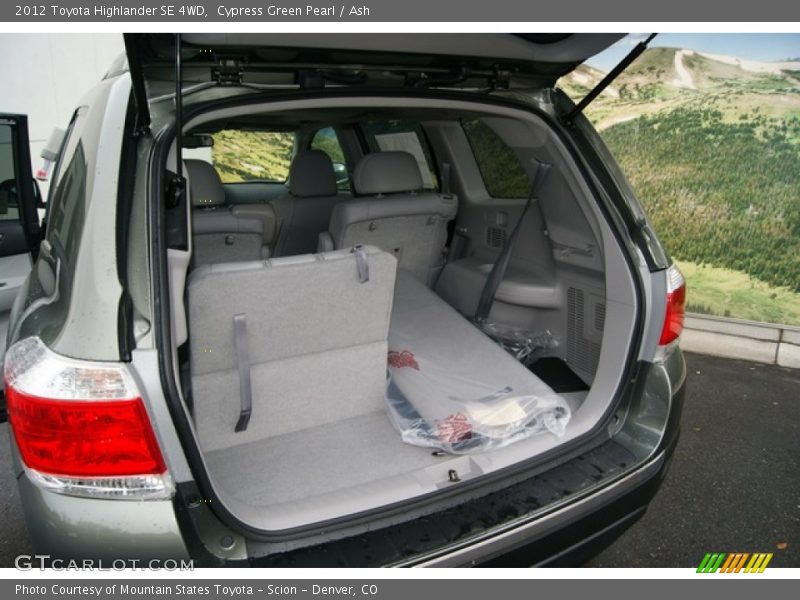 Cypress Green Pearl / Ash 2012 Toyota Highlander SE 4WD