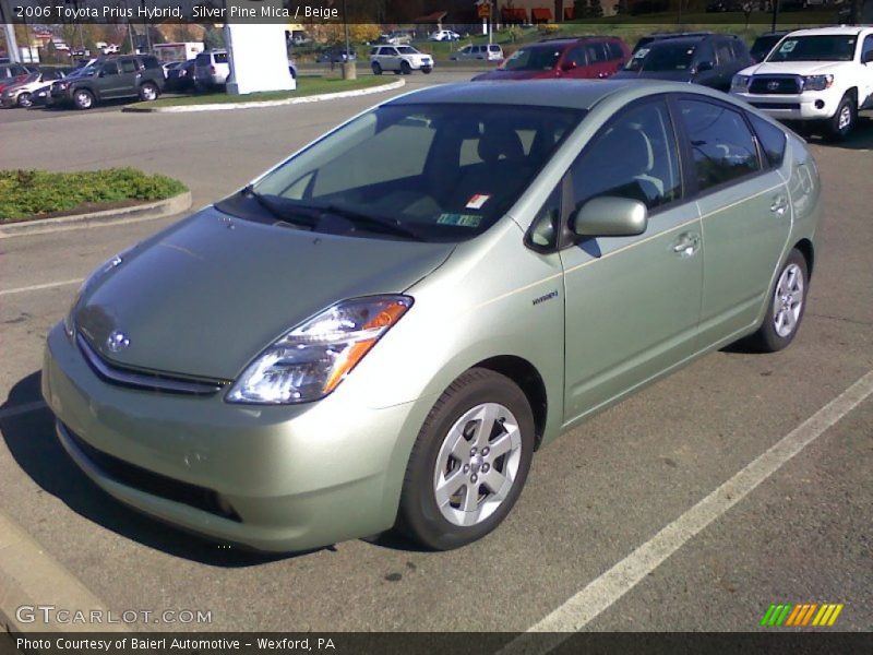 Front 3/4 View of 2006 Prius Hybrid