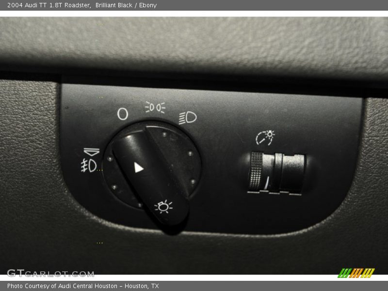 Controls of 2004 TT 1.8T Roadster