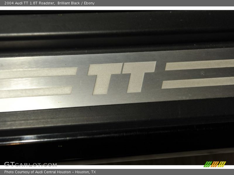  2004 TT 1.8T Roadster Logo