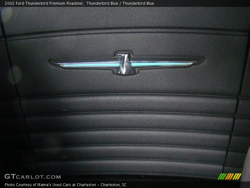  2002 Thunderbird Premium Roadster Logo