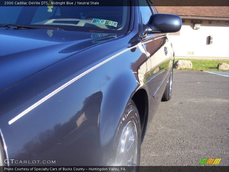 Midnight Blue / Neutral Shale 2000 Cadillac DeVille DTS