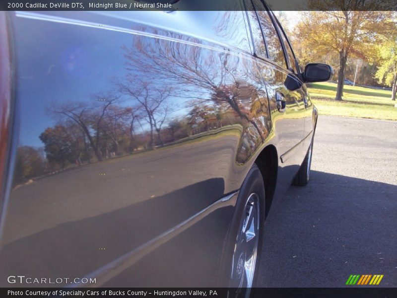 Midnight Blue / Neutral Shale 2000 Cadillac DeVille DTS