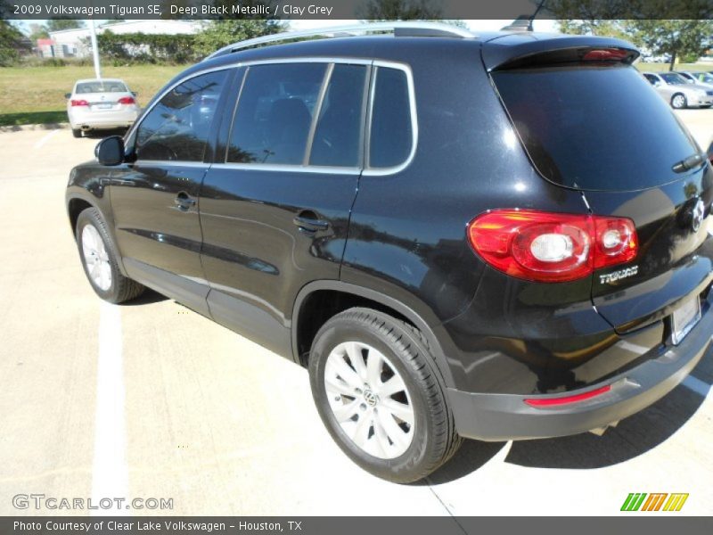 Deep Black Metallic / Clay Grey 2009 Volkswagen Tiguan SE