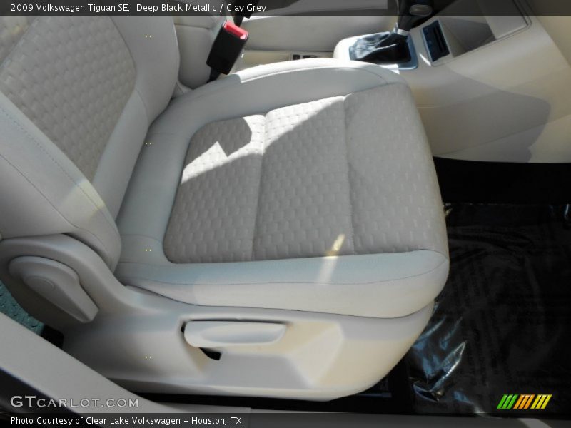 Deep Black Metallic / Clay Grey 2009 Volkswagen Tiguan SE
