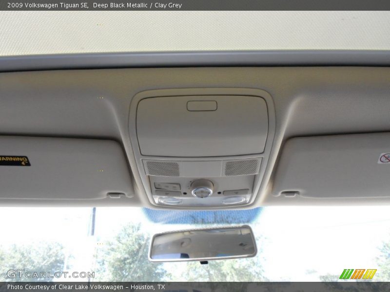 Deep Black Metallic / Clay Grey 2009 Volkswagen Tiguan SE