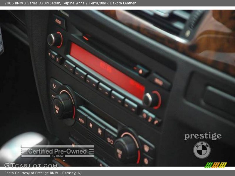 Alpine White / Terra/Black Dakota Leather 2006 BMW 3 Series 330xi Sedan
