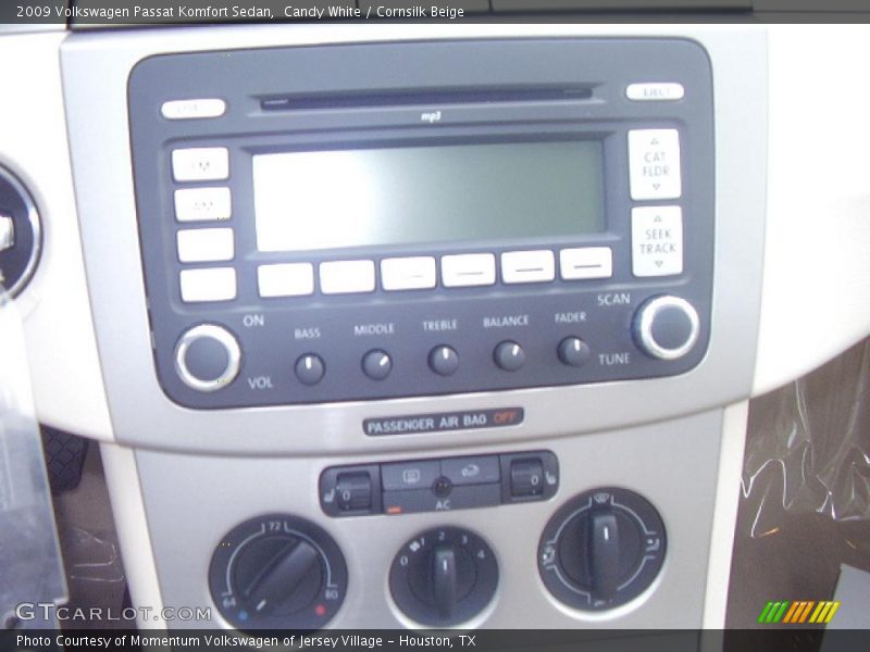 Candy White / Cornsilk Beige 2009 Volkswagen Passat Komfort Sedan