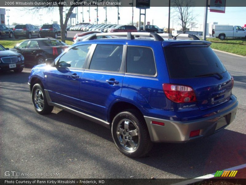 Electric Blue Pearl / Charcoal 2006 Mitsubishi Outlander LS 4WD