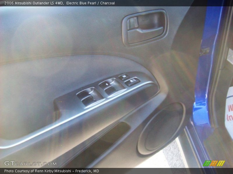 Electric Blue Pearl / Charcoal 2006 Mitsubishi Outlander LS 4WD