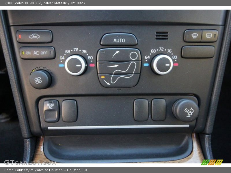 Silver Metallic / Off Black 2008 Volvo XC90 3.2