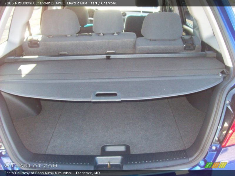 Electric Blue Pearl / Charcoal 2006 Mitsubishi Outlander LS 4WD