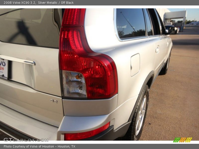 Silver Metallic / Off Black 2008 Volvo XC90 3.2