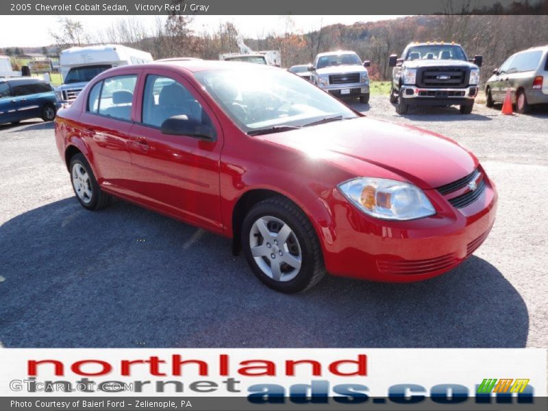 Victory Red / Gray 2005 Chevrolet Cobalt Sedan