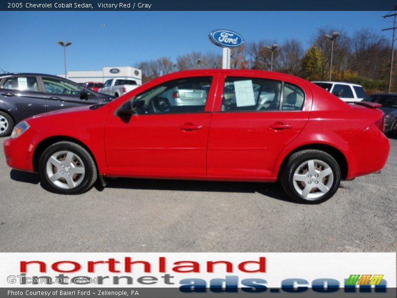 Victory Red / Gray 2005 Chevrolet Cobalt Sedan