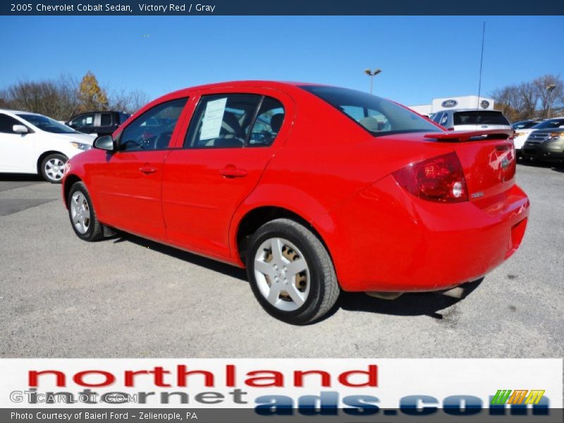 Victory Red / Gray 2005 Chevrolet Cobalt Sedan
