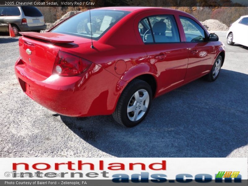 Victory Red / Gray 2005 Chevrolet Cobalt Sedan