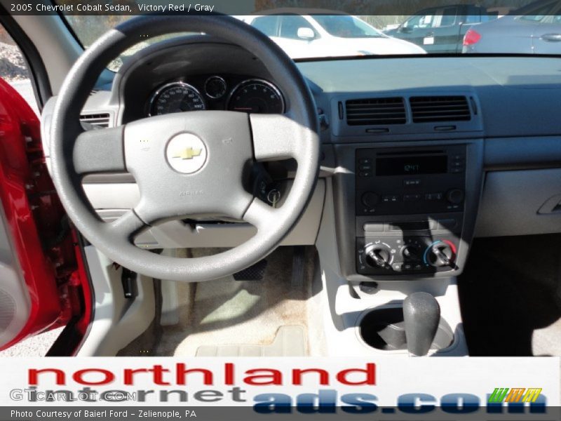Victory Red / Gray 2005 Chevrolet Cobalt Sedan
