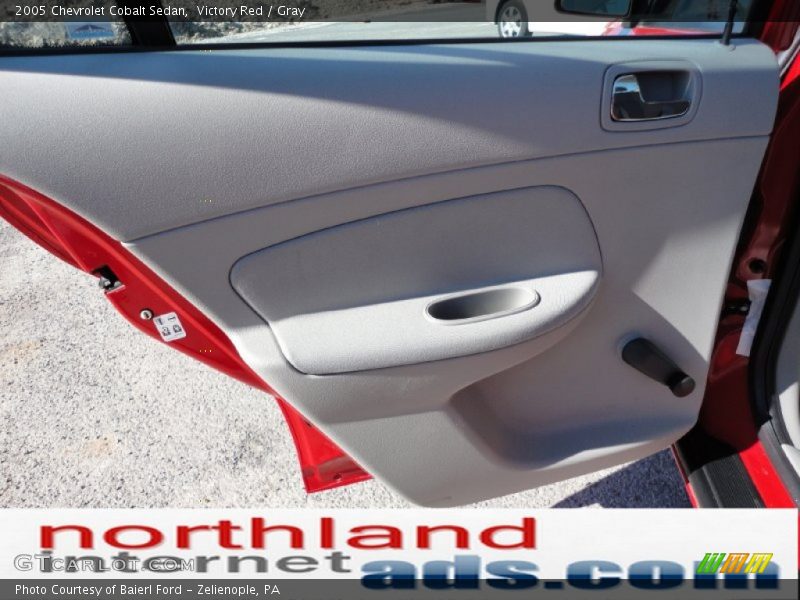 Victory Red / Gray 2005 Chevrolet Cobalt Sedan