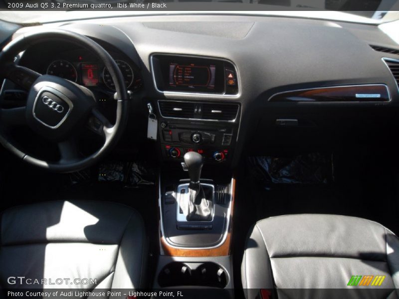 Ibis White / Black 2009 Audi Q5 3.2 Premium quattro