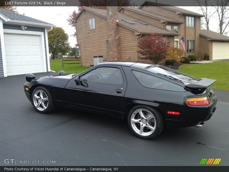 Black / Beige 1987 Porsche 928 S4