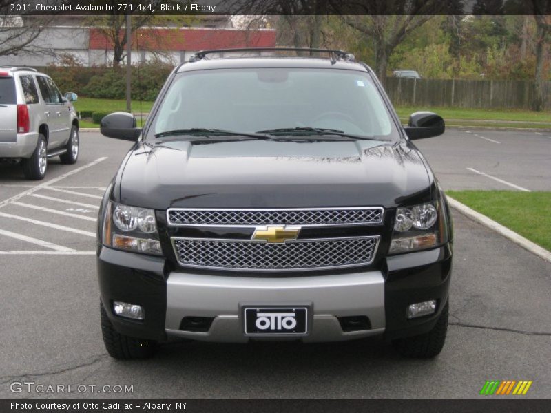 Black / Ebony 2011 Chevrolet Avalanche Z71 4x4