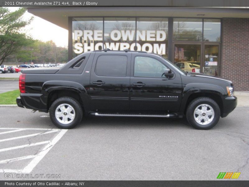Black / Ebony 2011 Chevrolet Avalanche Z71 4x4
