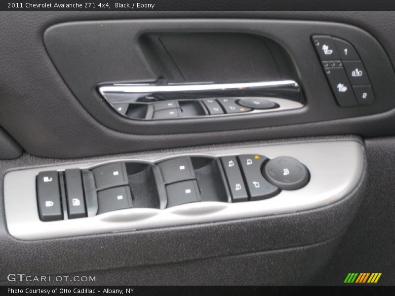 Black / Ebony 2011 Chevrolet Avalanche Z71 4x4