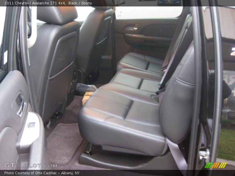 Black / Ebony 2011 Chevrolet Avalanche Z71 4x4