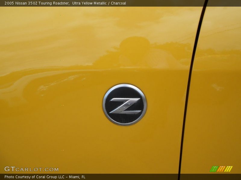  2005 350Z Touring Roadster Logo