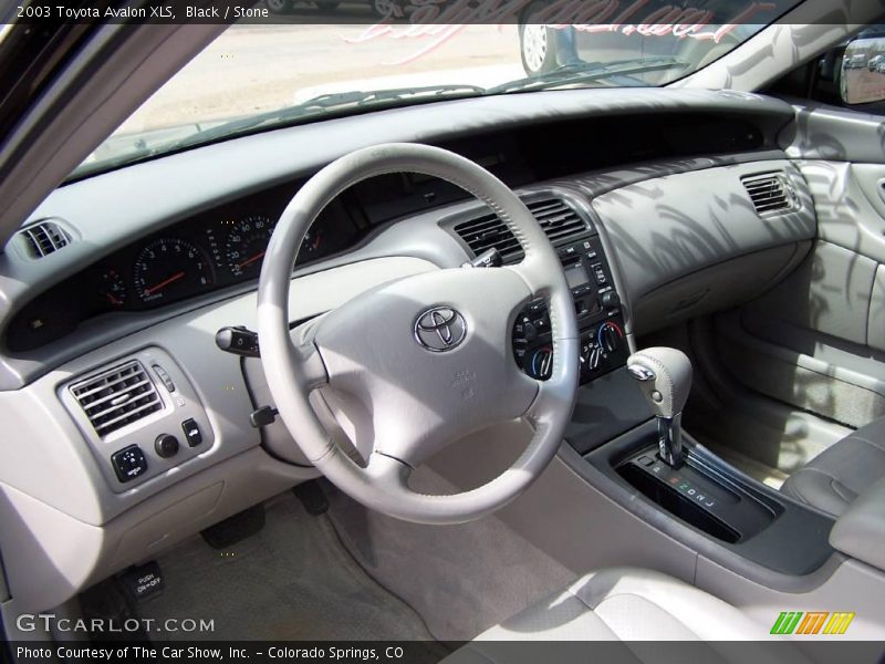 Black / Stone 2003 Toyota Avalon XLS